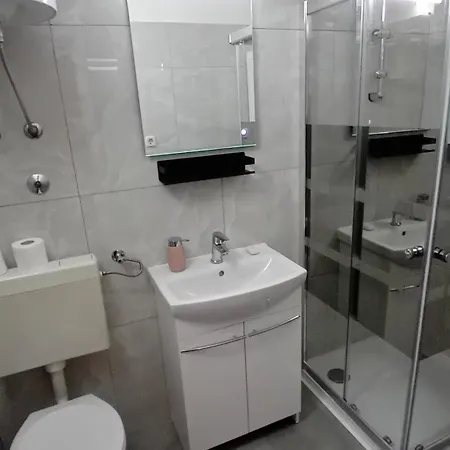 Vranicic Apartment Vis